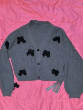ROMWE Gray Cropped Cardigan with Black Bow Accents